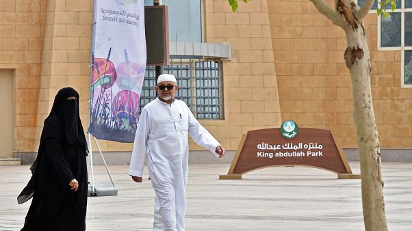 الفنانون المصابون في هجوم حديقة الملك عبد الله يحملون الجنسية الإسبانية الفنانون المصابون في هجوم حديقة الملك عبد الله يحملون الجنسية الإسبانية