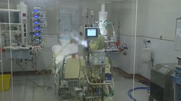 شاهد: بلجيكا تشهد أول حالة وفاة نتيجة استخدام السجائر الإلكترونية شاهد: بلجيكا تشهد أول حالة وفاة نتيجة استخدام السجائر الإلكترونية