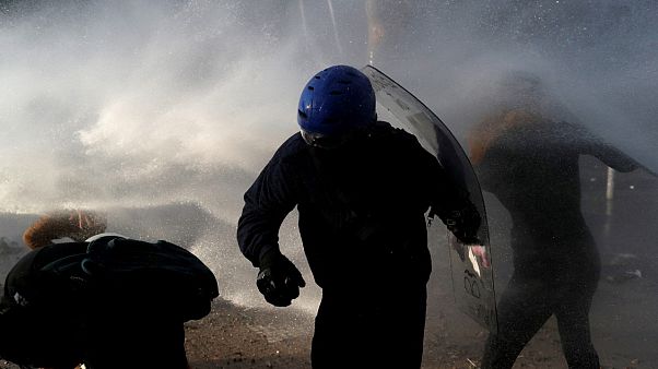 Şili'deki gösterilerde polisin havalı mermi kullanması nedeniyle 200'ü aşkın kişi görme yetisini kaybetti Şili'deki gösterilerde polisin havalı mermi kullanması nedeniyle 200'ü aşkın kişi görme yetisini kaybetti