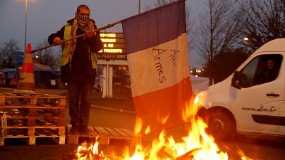 Ein Jahr Gelbwesten-Proteste - Frankreich weiter tief gespalten 
