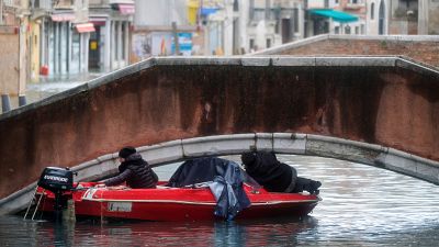 Venecia cierra la Plaza de San Marcos tras una nueva inundación