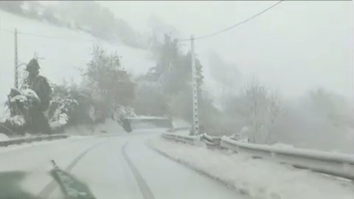 شاهد: شمال إسبانيا يواجه أسوأ موجة من الثلوج 