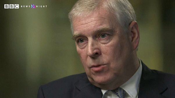 Prinz Andrew zu Epstein-Freundschaft: "Ich trete mich jeden Tag dafür" Prinz Andrew zu Epstein-Freundschaft: "Ich trete mich jeden Tag dafür"