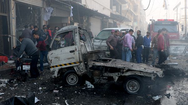 Suriye'nin Bab ilçesinde meydana gelen bombalı saldırıda en az 18 sivil hayatını kaybetti Suriye'nin Bab ilçesinde meydana gelen bombalı saldırıda en az 18 sivil hayatını kaybetti
