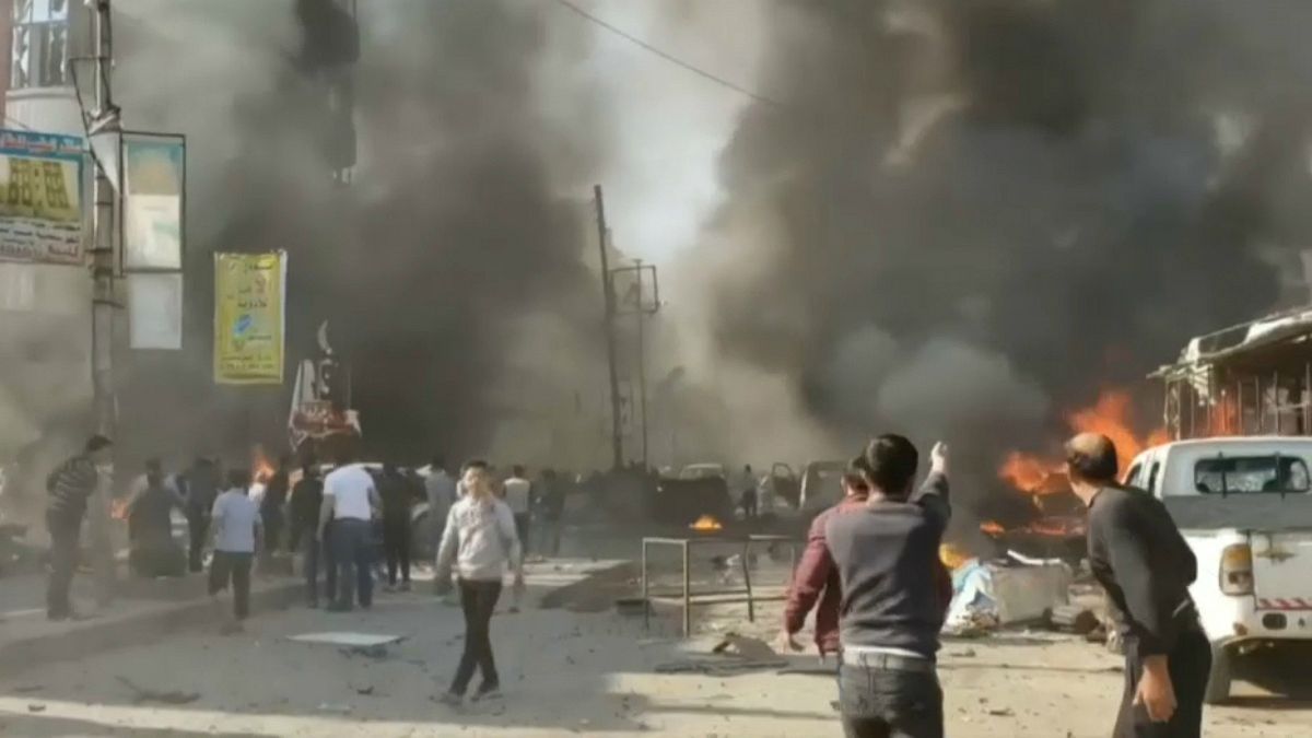 لحظاتی پس از انفجار خودروی بمبگذاری شده در شهر مرزی الباب سوریه