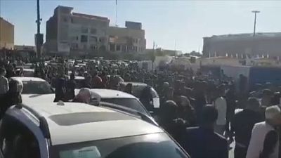 Durván dráguló benzinár miatt tüntettek Iránban