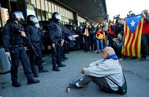 Nächste Stufe des Protests: Separatisten blockieren Bahnhof in Barcelona