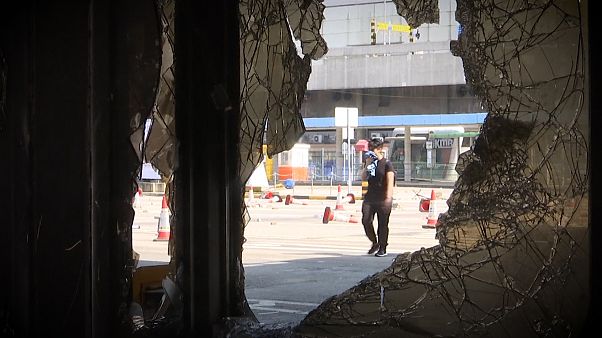 Συνεχίζεται η κατάληψη στο πολυτεχνείο του Χονγκ Κονγκ Συνεχίζεται η κατάληψη στο πολυτεχνείο του Χονγκ Κονγκ