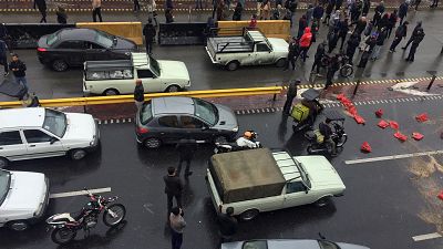 قتيلان وعشرات الاعتقالات خلال احتجاجات على زيادة أسعار البنزين في إيران