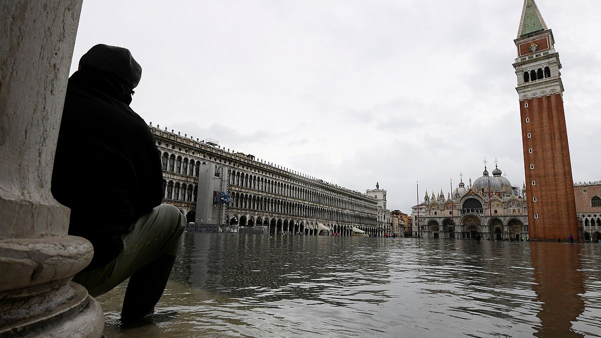 Venecia vuelve a ser víctima de la marea alta 