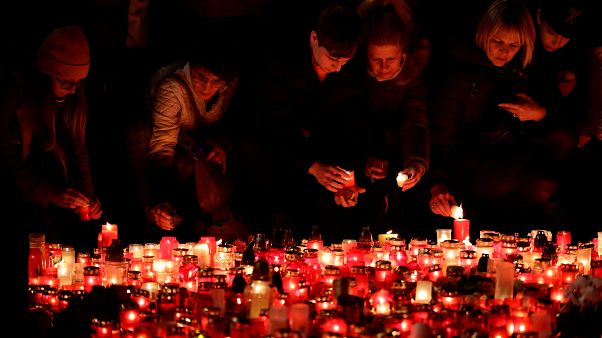30 Jahre Revolution: Proteste überschatten Prager Gedenkfeier 30 Jahre Revolution: Proteste überschatten Prager Gedenkfeier