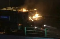 Полиция Гонконга угрожает боевыми патронами