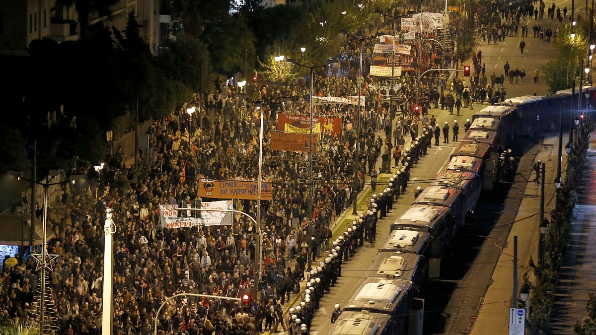 آلاف اليونانيين يتظاهرون في ذكرى انتفاضة الطلاب على الحكم العسكري