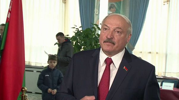 Лукашенко вновь идет на выборы Лукашенко вновь идет на выборы