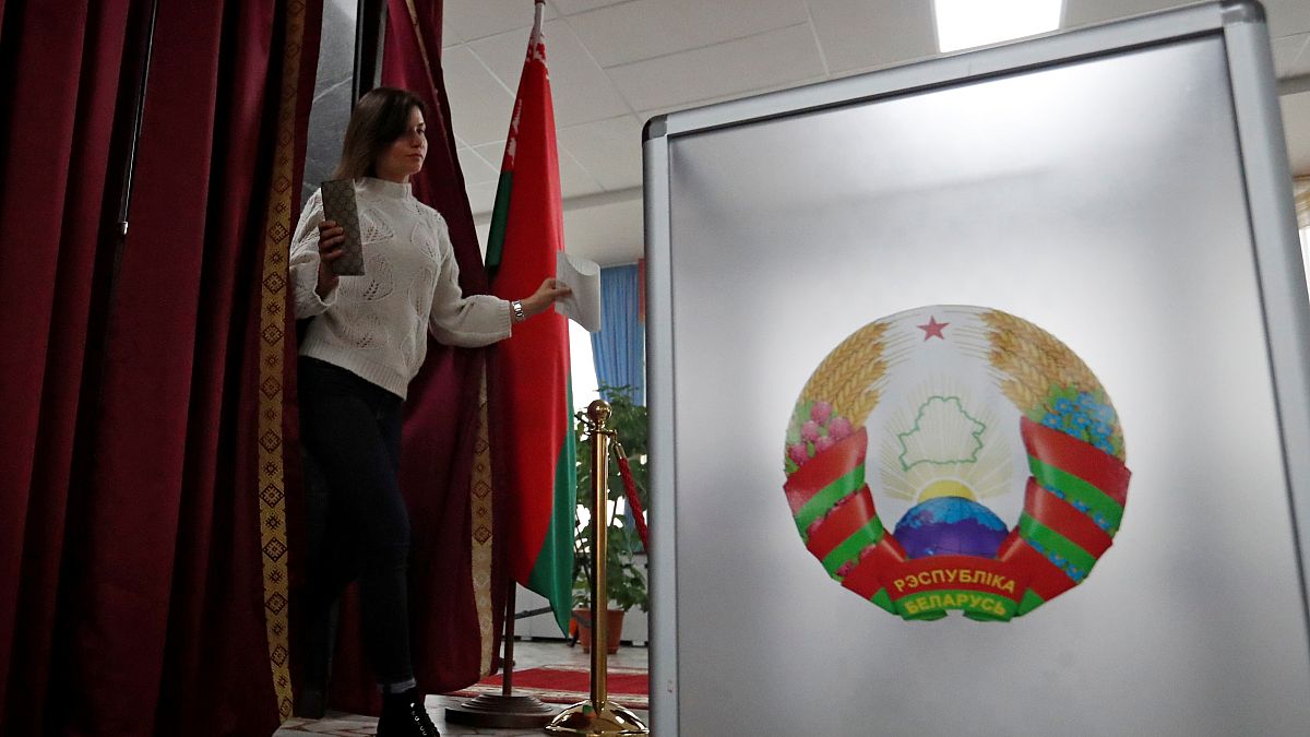 La oposición en Bielorrusia denuncia fraude electoral masivo