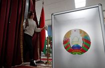 Lukashenko mantém-se no poder na Bielorrússia