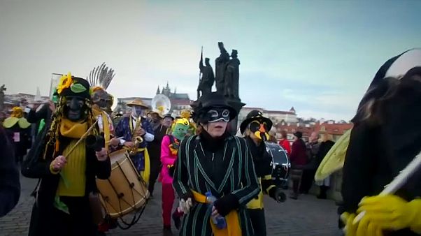 Les Tchèques célèbrent les 30 ans de la révolution de velours Les Tchèques célèbrent les 30 ans de la révolution de velours