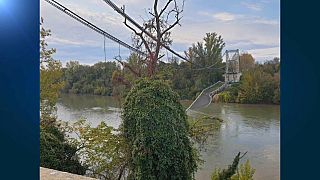 Dois mortos em desabamento de ponte em França