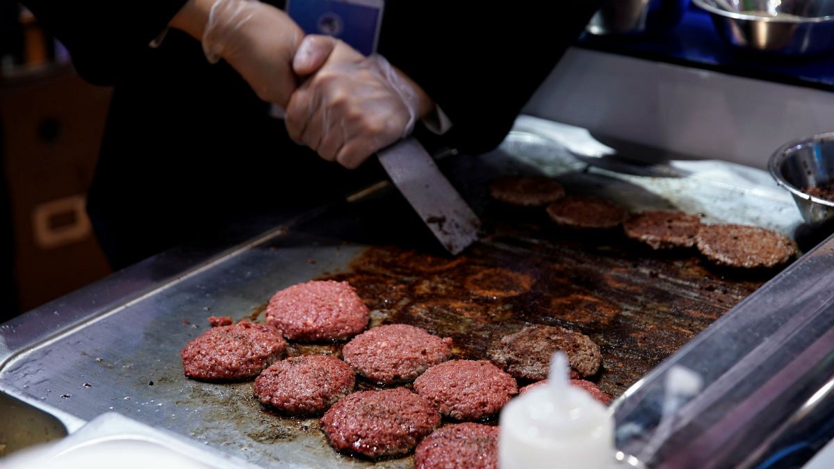  آلمان؛ تحقیقات درباره مرگ ۲۵ نفر در ارتباط با گوشت آلوده آغاز شد