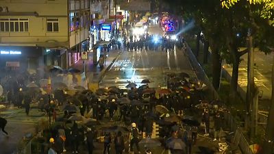 Pequim acusa Londres de tomar partido dos manifestantes