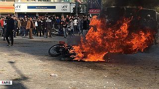 اعتراضات ایران؛ گزاره‌های واقعی و افسانه‌ای درباره جنبش‌های بدون خشونت