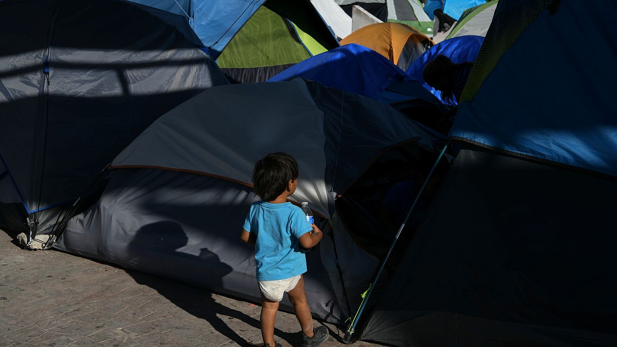Un enfant réfugié dans un campement à Matamoros, au Mexique