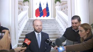 PM maltês promete perdão em troca de colaboração