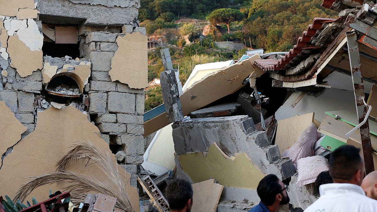 Casas devastadas tras el terremoto que sufrió Ischia en 2017