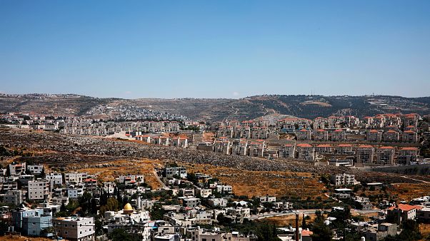 İsrail işgali altındaki Batı Şeria'da bir Yahudi yerleşim birimi İsrail işgali altındaki Batı Şeria'da bir Yahudi yerleşim birimi