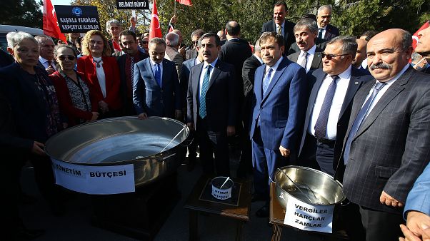 Türkiye Kamu-Sen memur ücretlerine ilişkin eylem yaptı Türkiye Kamu-Sen memur ücretlerine ilişkin eylem yaptı