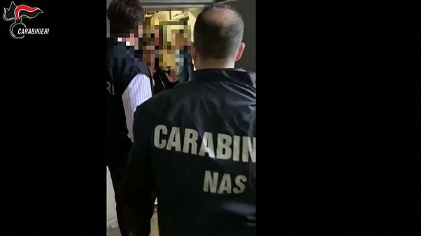 L'atelier illegale confezionava alta moda per noti marchi del lusso L'atelier illegale confezionava alta moda per noti marchi del lusso