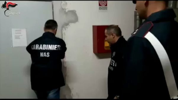 Luxuscégek kínos helyzetben egy nápolyi razzia miatt Luxuscégek kínos helyzetben egy nápolyi razzia miatt