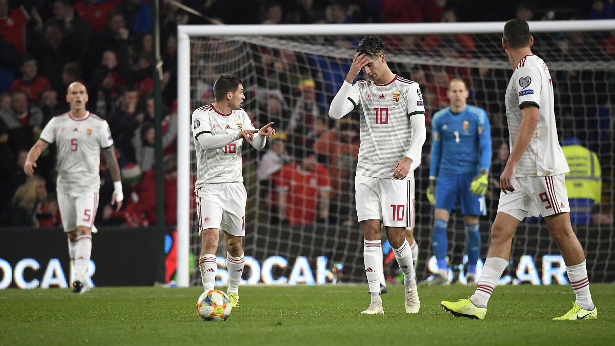 A magyar labdarúgó-válogatott 2-0-ra kikapott Walestől, így nem jutott ki egyenes ágon az Eb-re