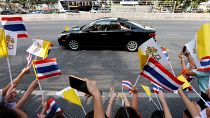 Los católicos tailandeses reciben con entusiasmo al papa Francisco