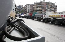 Βυτιοφόρα παρκαρισμένα σε δρόμο της Θεσσαλονίκης (ΑΡΧΕΙΟΥ