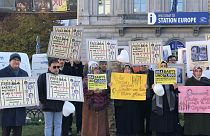 20 Kasım Dünya Çocuk Hakları Günü: AP önünde "Türkiye'de bebekler serbest bırakılsın" eylemi
