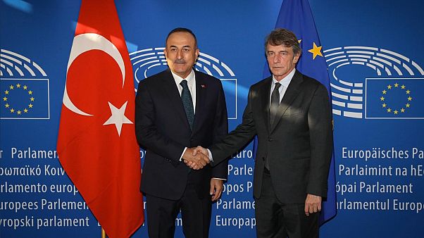 Βρυξέλλες: Το ζήτημα των παράνομων γεωτρήσεων έθεσε ο Σασόλι στον Τσαβούσογλου Βρυξέλλες: Το ζήτημα των παράνομων γεωτρήσεων έθεσε ο Σασόλι στον Τσαβούσογλου