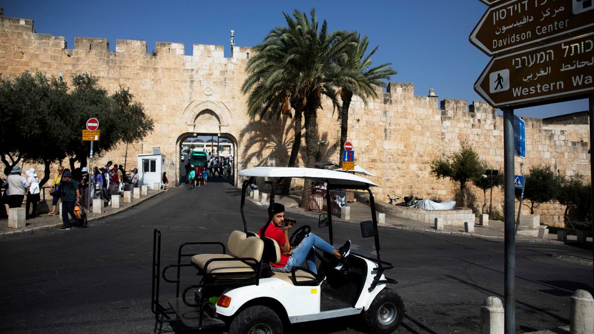 إسرائيل تعتقل محافظ القدس للمرة السادسة خلال عام بسبب "نشاطات فلسطينية"