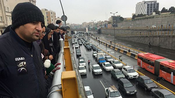 نحوه تامین یارانه ۵۰ هزارتومانی؛ درآمد دولت ایران از گرانی بنزین چقدر است؟ نحوه تامین یارانه ۵۰ هزارتومانی؛ درآمد دولت ایران از گرانی بنزین چقدر است؟