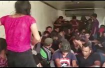 Illegális bevándorlók fuldokoltak egy kamionban Mexikóban