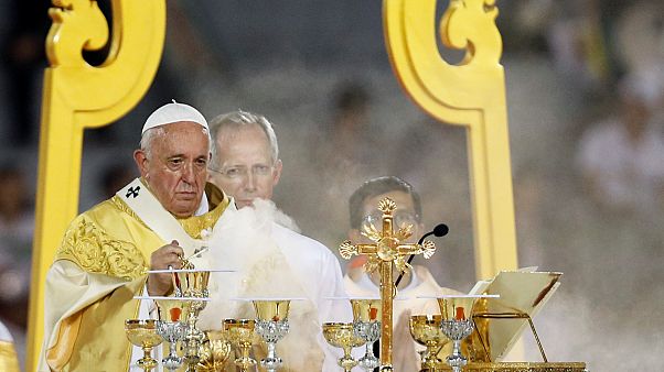 El papa denuncia las lacras sociales de Tailandia en su viaje más largo y esperado El papa denuncia las lacras sociales de Tailandia en su viaje más largo y esperado