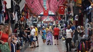OECD, yatırımların düşmesi ve jeopolitik belirsizlikler konusunda Türkiye'yi uyardı
