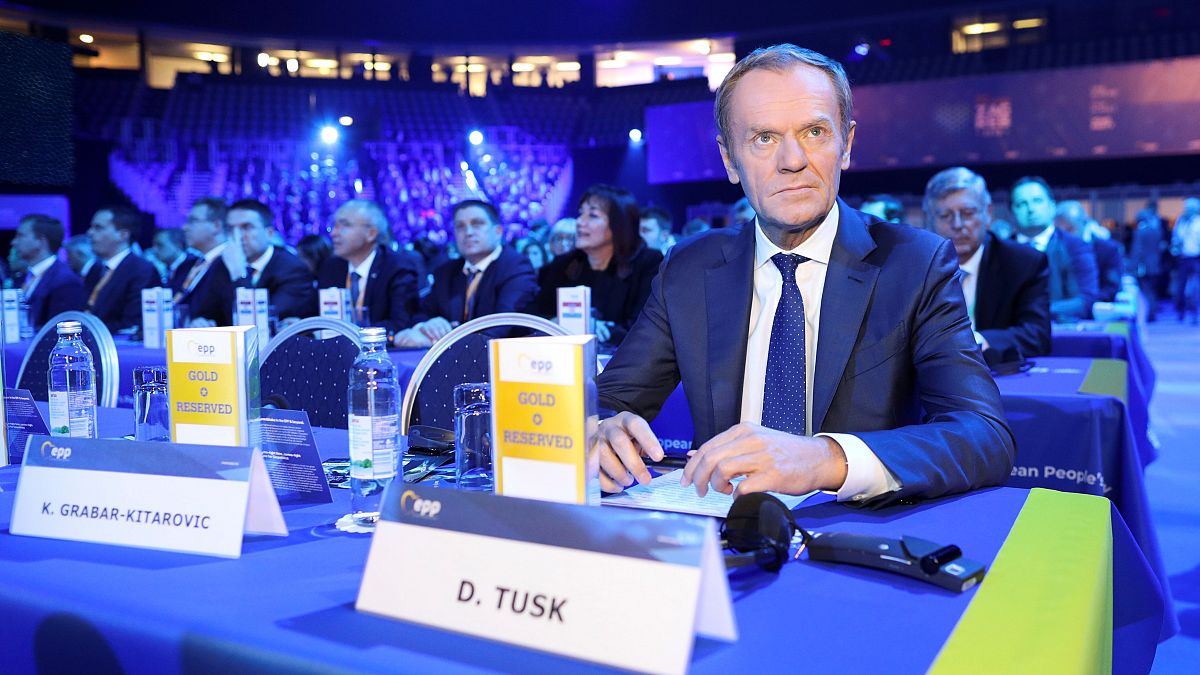 Tusk: összetett és kényes probléma a Fidesz számomra