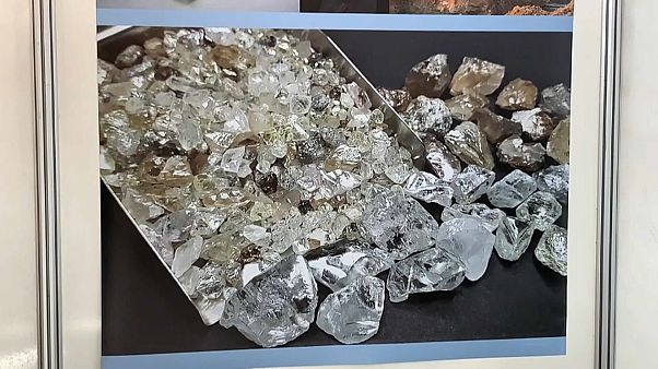 Angola lança segundo leilão de diamantes Angola lança segundo leilão de diamantes