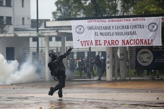 Milhares de colombianos unem-se em protesto contra Iván Duque