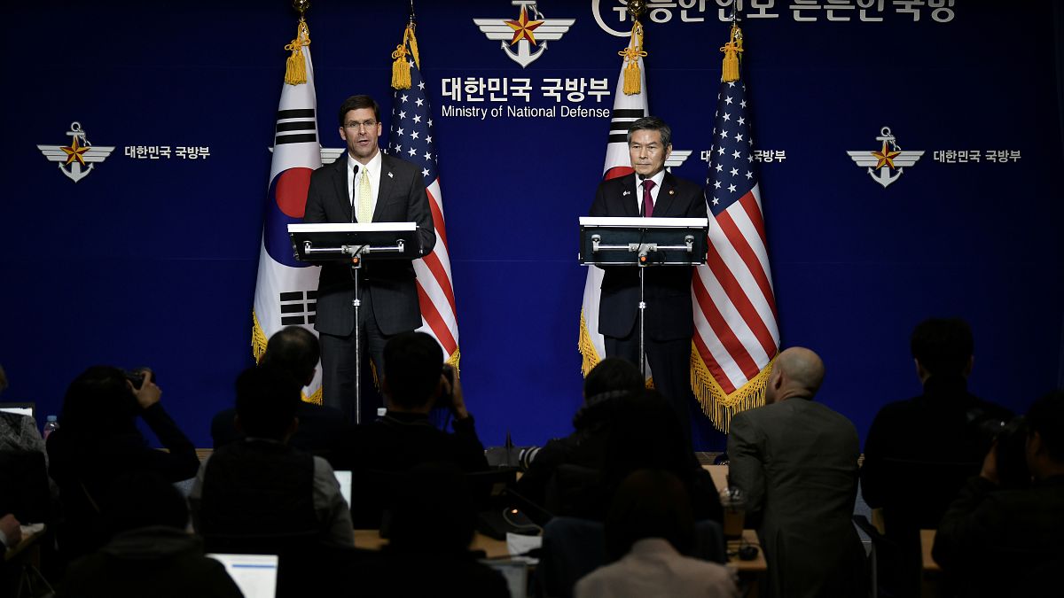 Güney Kore, Japonya ile askeri istihbarat paylaşımını öngören anlaşmayı bitirme kararından cayıyor