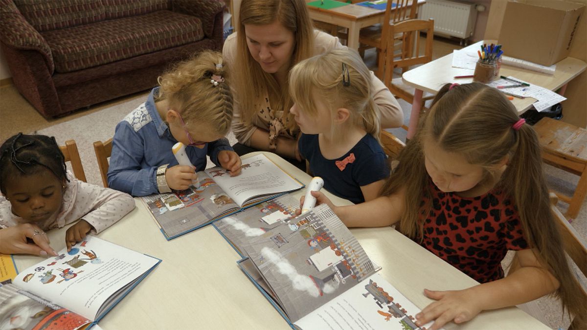 Εσθονία: Μια έξυπνη πένα στρέφει τα παιδιά στο διάβασμα