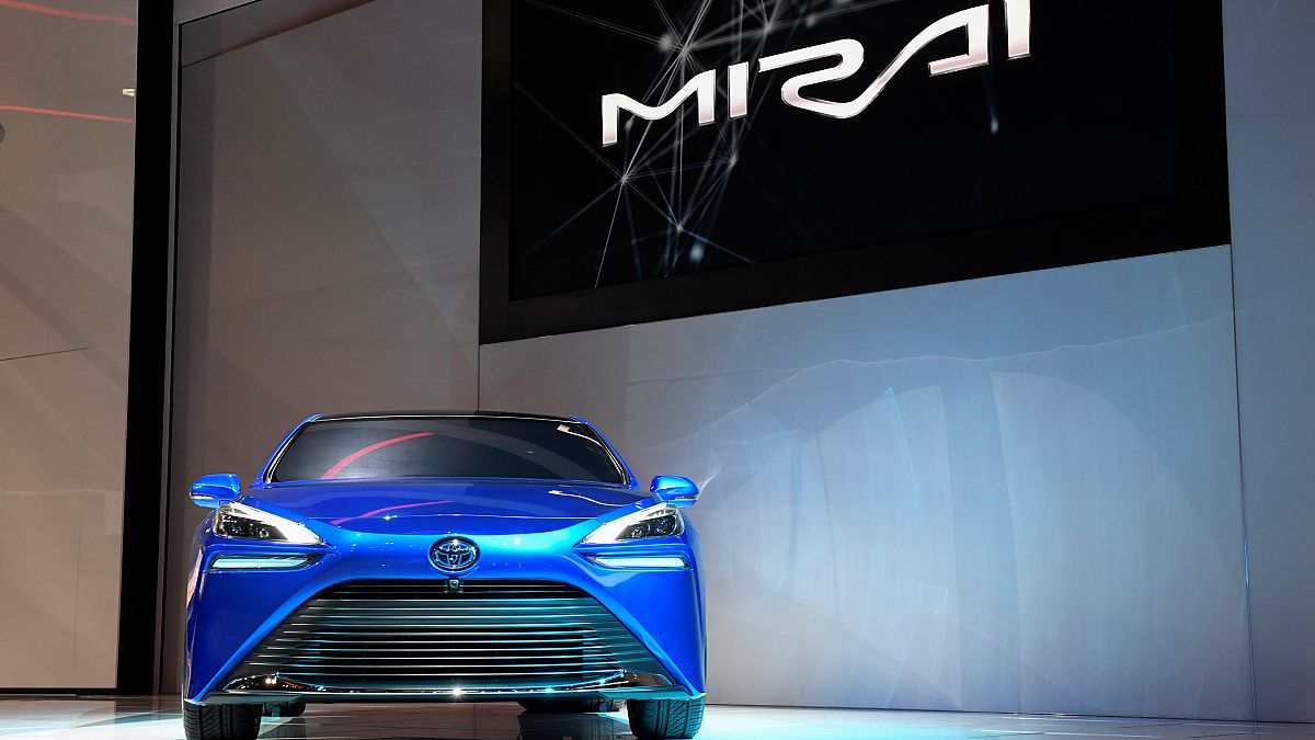 Toyota'nın hidrojen yakıtlı Mirai modeli