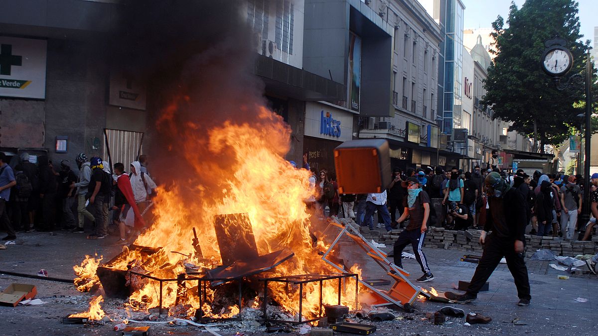 Жесткие столкновения в Чили