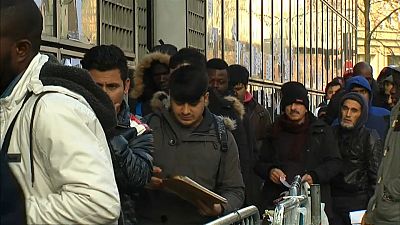 Francia al sorpasso: boom di richieste d'asilo, superata la Germania